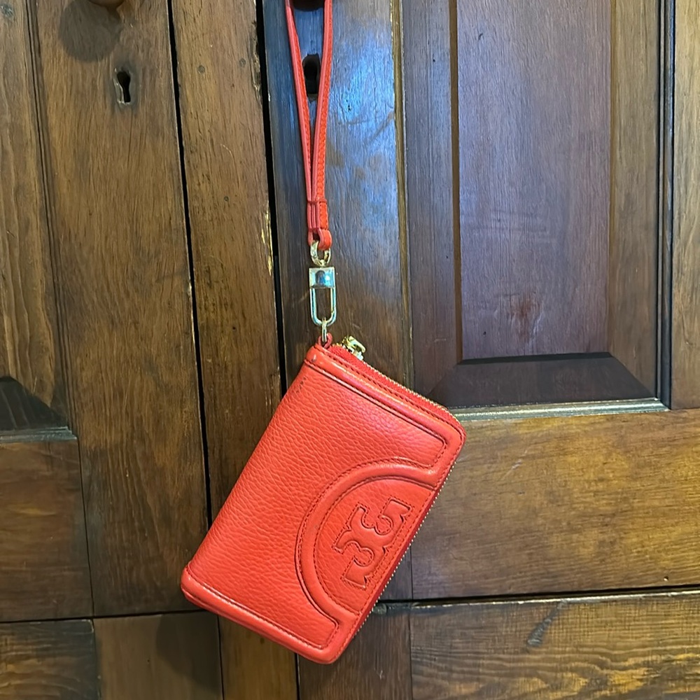 Tory burch zip wrist wallet